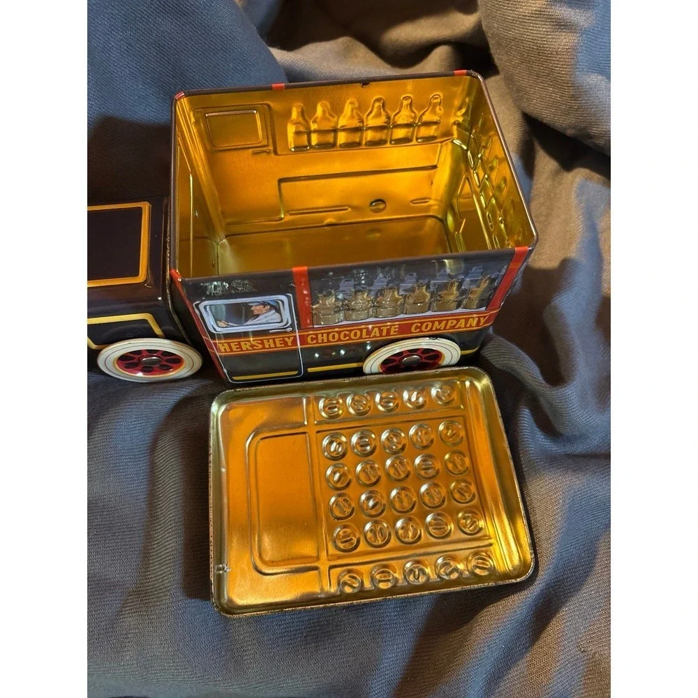 Vintage 2000 Hershey's Vehicle Series Canister 1 Milk Truck Collectible Tin